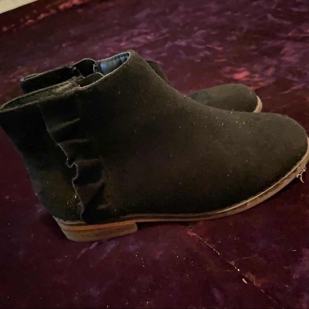 Cat & Jack - Girls 9 black booties